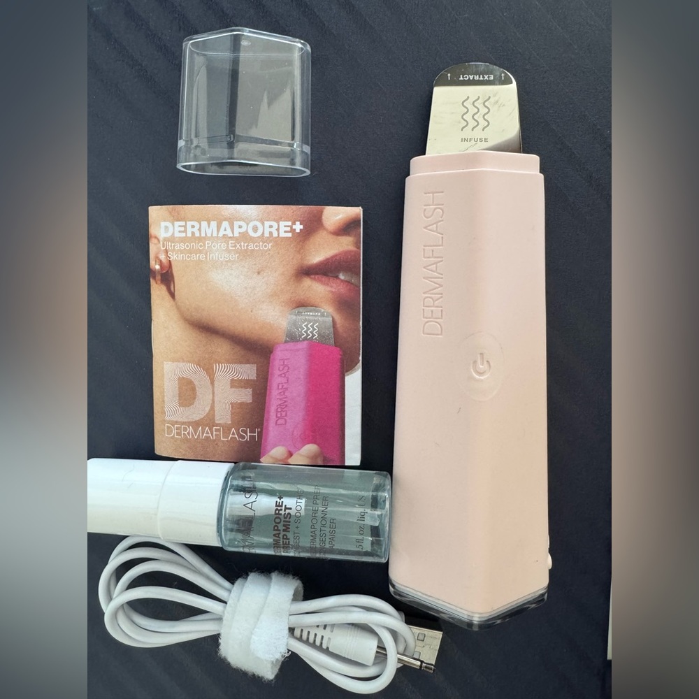 Dermaflash Dermapore Ultrasonic Pore Extractor in Pink